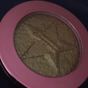 Jeffree star caramel kiss highlighter